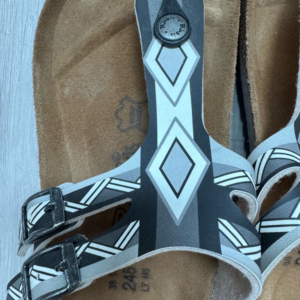 Birkenstock Birki's Geometric Sandals Size 38 (US 7–7.5) 🤍 - Picture 4 of 8